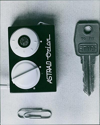 תצלום וינטג 'של תצוגת תקורה של מפתח ורגולטורים.